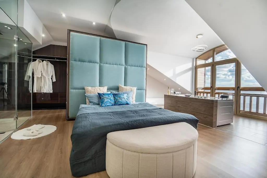 Host2U Penthouse Sauna, Jacuzzi, Fireplace バンスコ